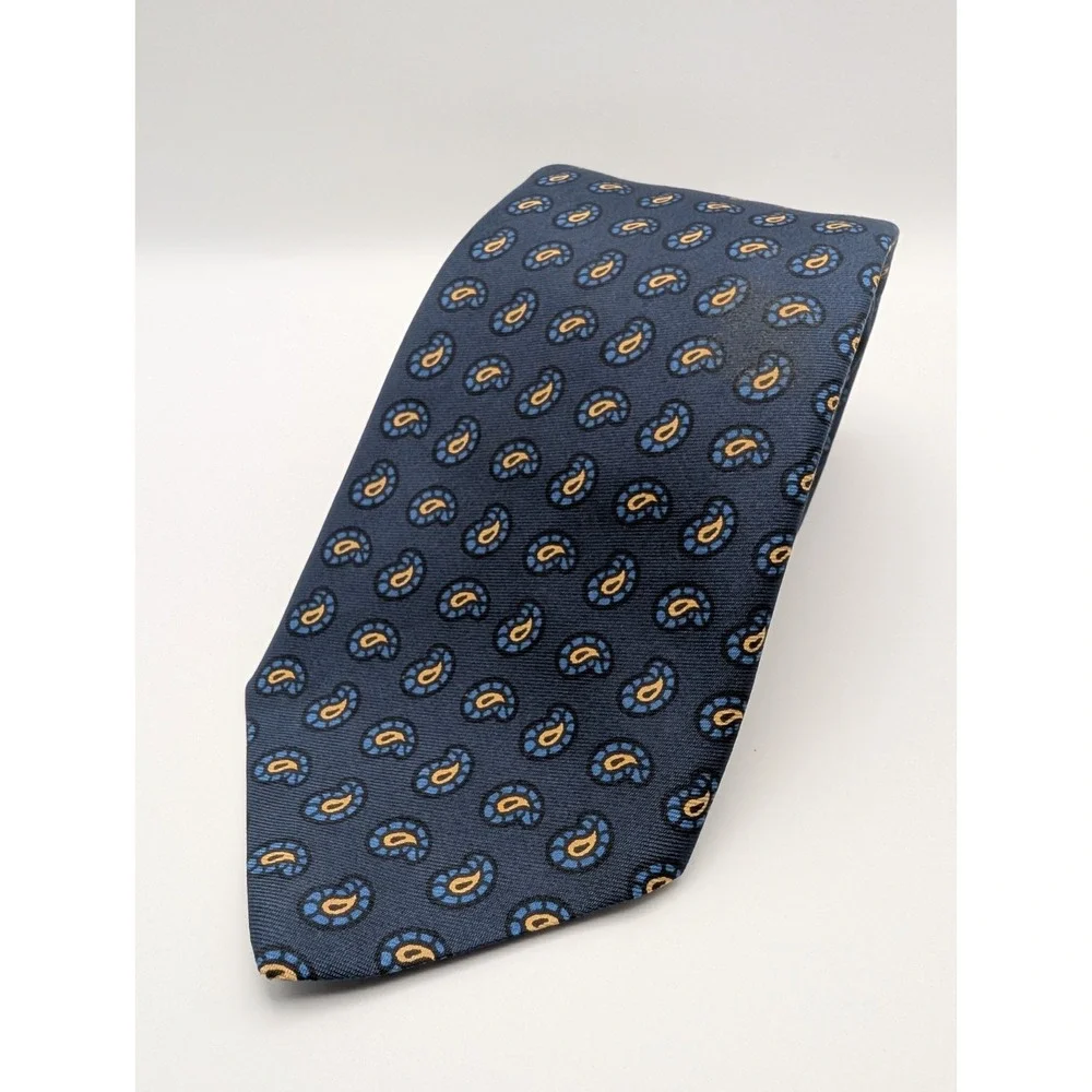 Brooks Brothers Makers Navy Tie Yellow Paisley All Silk Tie USA